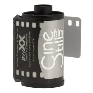 CineStill Double-X 250 36/135 mustavalkofilmi